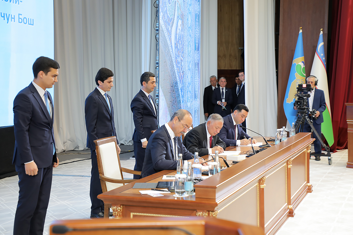 Защита труда и рост доходов: в Узбекистане подписали Генеральное коллективное соглашение