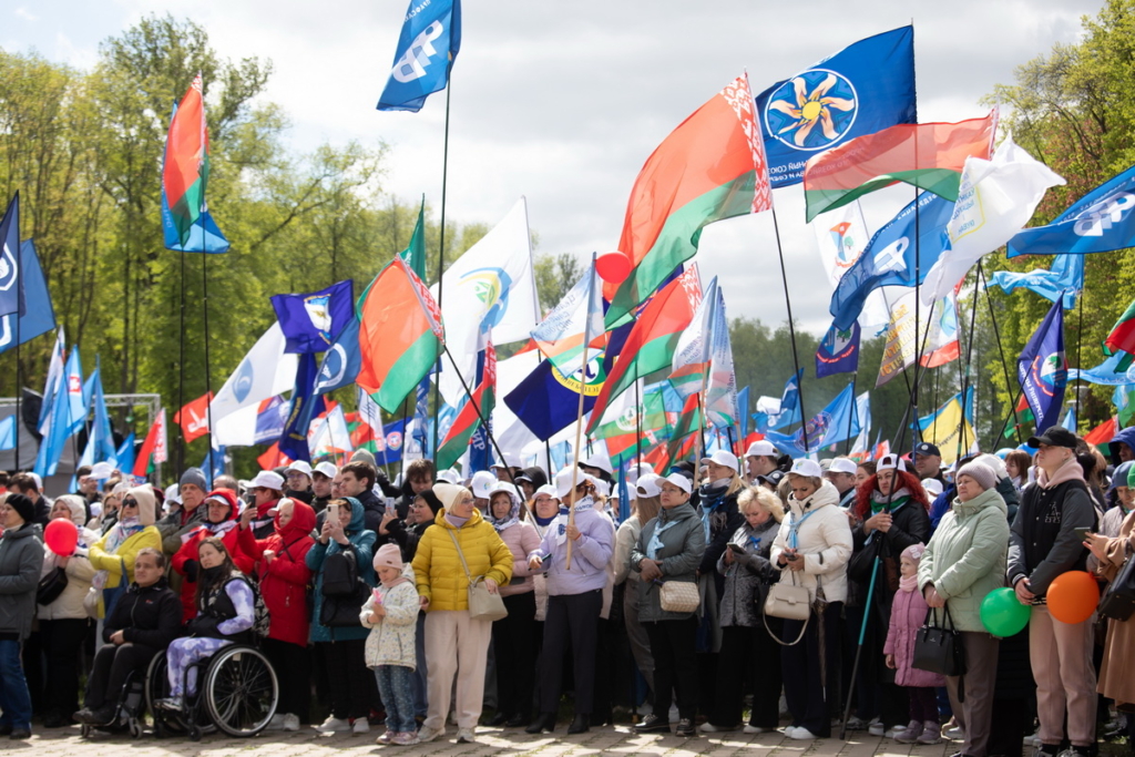 Шествия, митинги, конференции: как в странах СНГ отметили Первомай